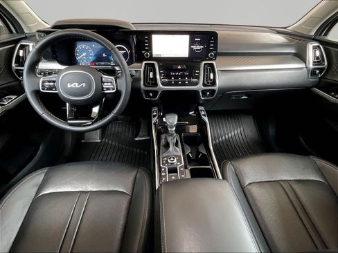Used 2023 Kia Sorento SX AWD/4WD image 7