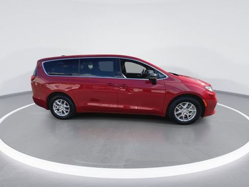 New 2026 Chrysler Pacifica Select FWD image 9