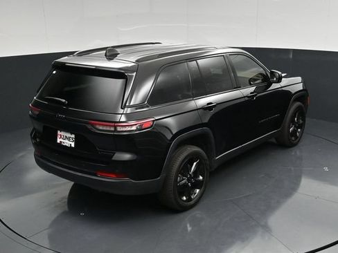 Used 2023 Jeep Grand Cherokee Limited w/ Black Appearance Package AWD/4WD image 48