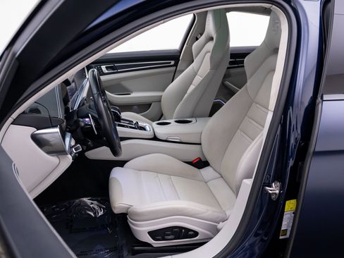 Certified 2022 Porsche Panamera GTS AWD/4WD image 5