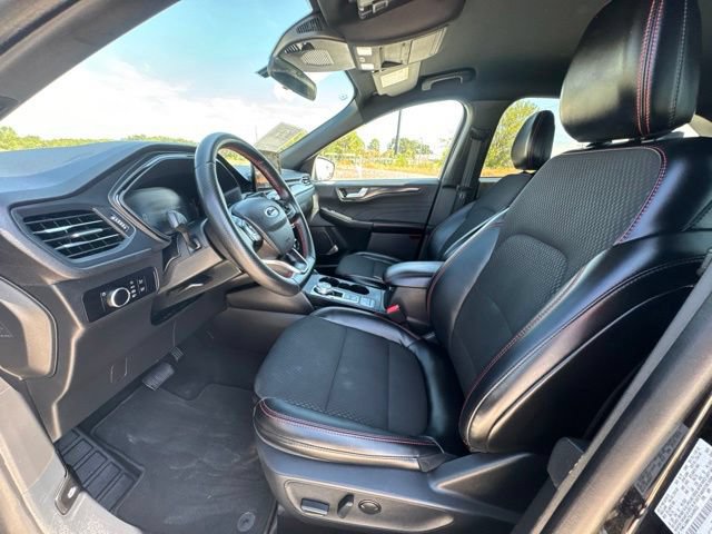 Used 2025 Ford Escape ST-Line AWD/4WD image 2
