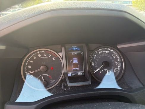 Used 2023 Toyota Tacoma TRD Off-Road image 23