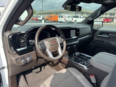 Used 2024 GMC Sierra 1500 SLT w/ SLT Premium Plus Package image 9