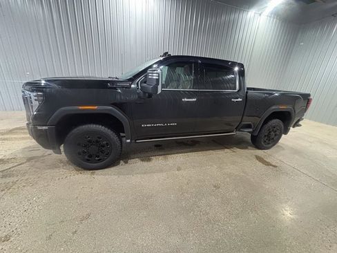 Used 2024 GMC Sierra 2500 Denali Ultimate w/ Snow Plow Prep/Camper Package image 2