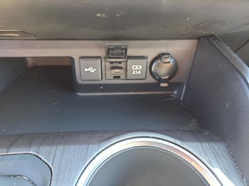 Used 2020 Toyota Highlander Limited image 16