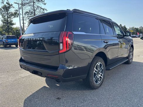 New 2025 Ford Expedition Active image 3