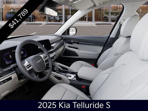 Certified 2025 Kia Telluride S image 17