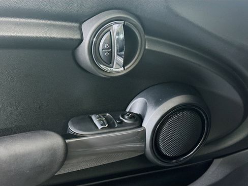 Used 2021 MINI Cooper 2-Door Hardtop w/ Storage Package image 15