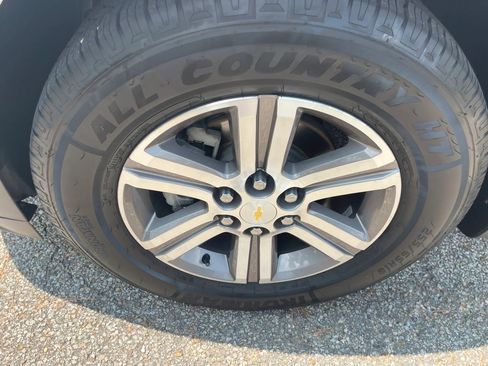 Used 2017 Chevrolet Traverse LT FWD image 9