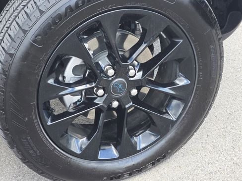 Used 2025 Jeep Wrangler Sahara image 14