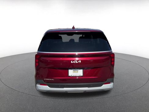 Used 2026 Kia Carnival FWD image 11