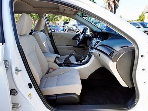 Used 2015 Honda Accord EX image 11