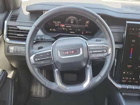 Used 2025 GMC Acadia Elevation image 12