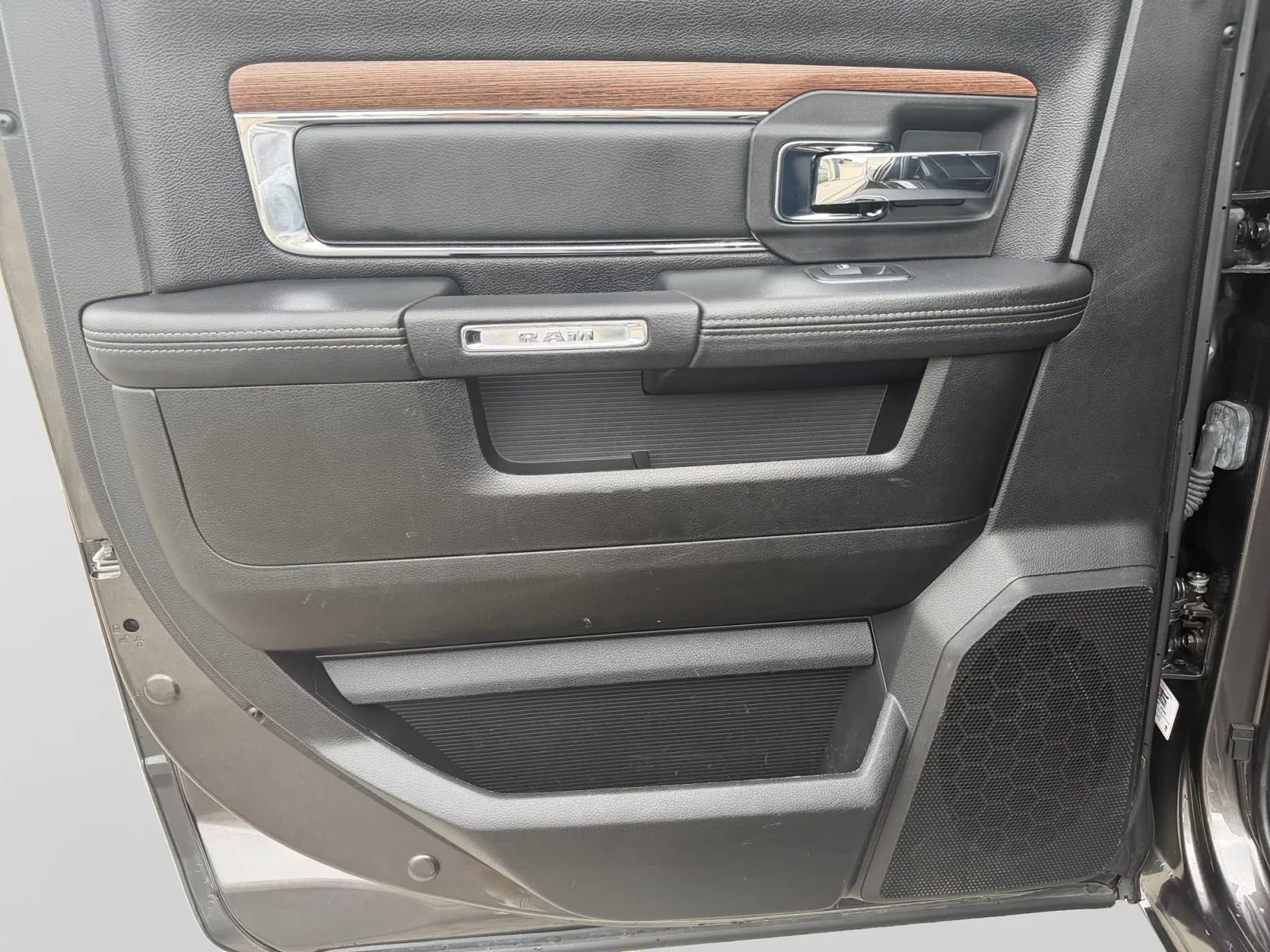 Used 2017 RAM 2500 Laramie AWD/4WD image 24