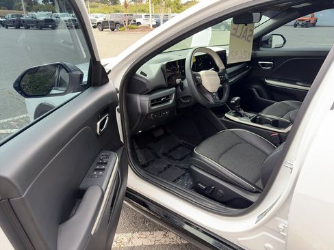 Used 2025 Kia K4 GT-Line w/ GT-Line Sunroof Package FWD image 4