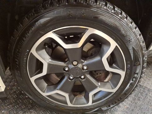 Used 2015 Subaru Crosstrek 2.0i Premium image 3