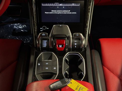 Used 2019 Lamborghini Urus AWD/4WD image 30