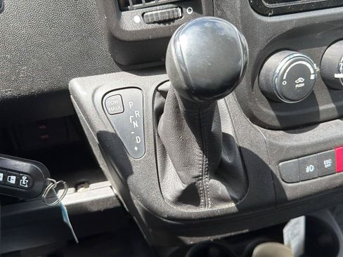 Used 2017 RAM ProMaster 2500 w/ Premium Appearance Group FWD image 19