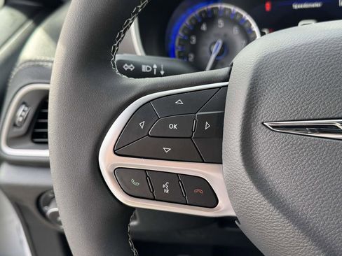 New 2026 Chrysler Pacifica Select AWD/4WD image 23