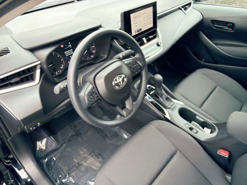 Used 2025 Toyota Corolla LE w/ Convenience Package image 24