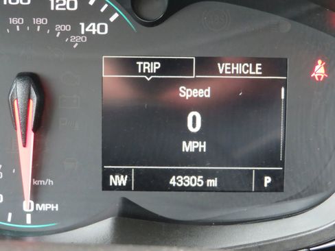 Used 2018 Chevrolet Trax LT w/ LT Convenience Package image 15