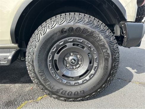 New 2025 Ford Bronco Outer Banks w/ Sasquatch Package image 19