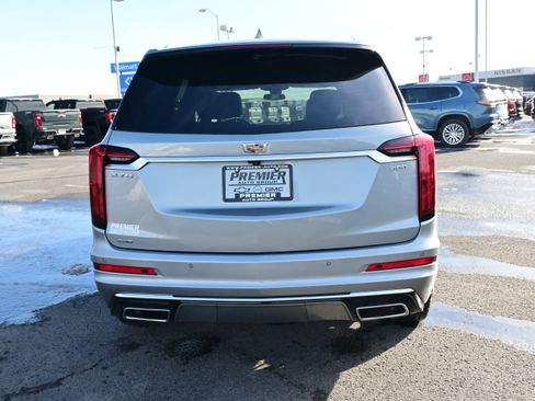 Used 2025 Cadillac XT6 Premium Luxury image 7