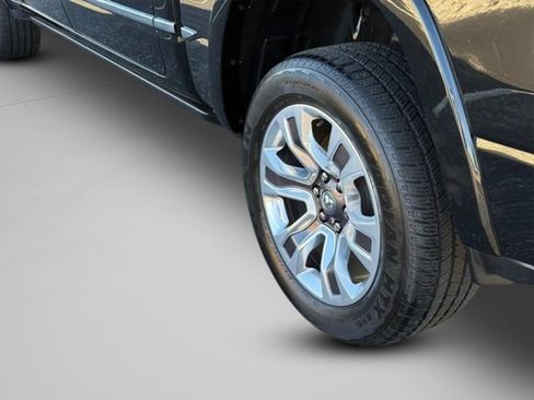Used 2024 RAM 1500 Limited AWD/4WD image 32