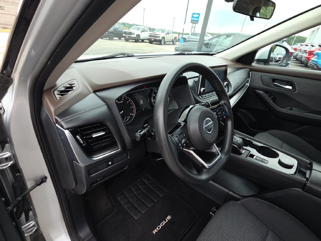 Used 2021 Nissan Rogue SV AWD/4WD image 14