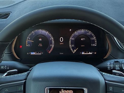 New 2025 Jeep Grand Cherokee L Laredo w/ Luxury Tech Group I AWD/4WD image 28