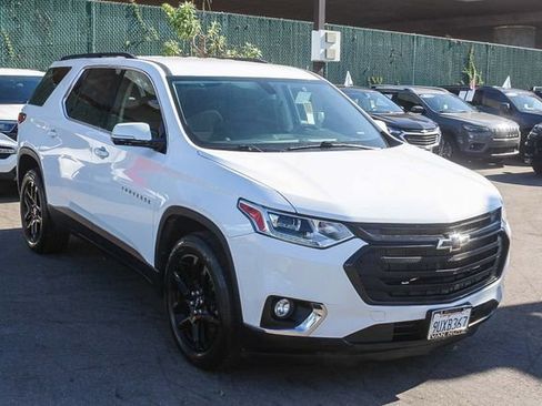 Used 2020 Chevrolet Traverse LT FWD image 3