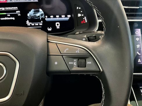 Certified 2025 Audi Q7 2.0T Premium w/ Convenience Plus Package AWD/4WD image 25