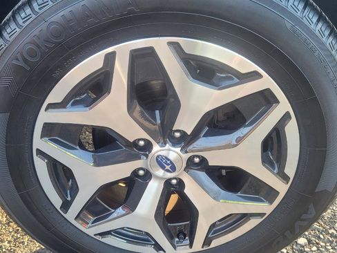 Used 2019 Subaru Forester Premium w/ All-Weather Package image 42