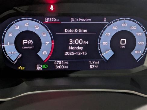 Certified 2025 Audi Q3 2.0T Premium w/ Convenience Package image 11