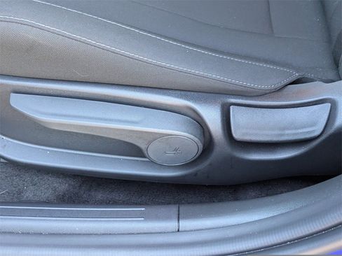 Certified 2025 Hyundai Elantra Sport image 18