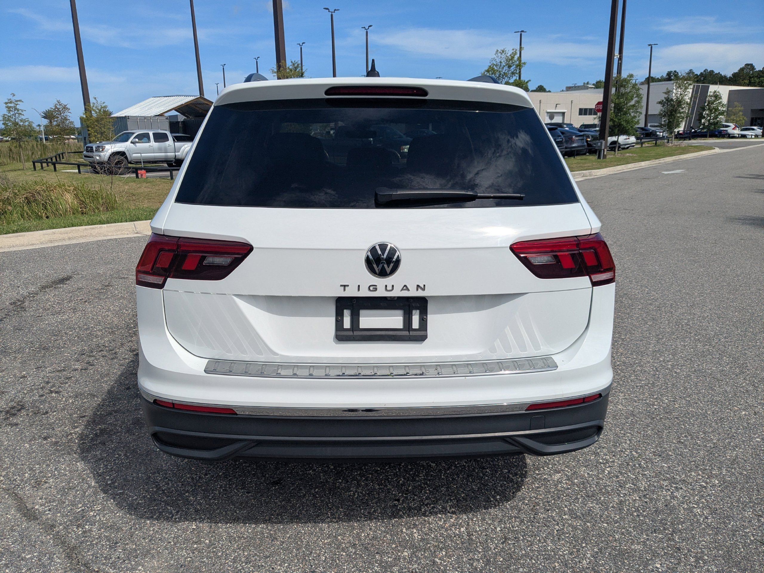 Used 2024 Volkswagen Tiguan S FWD image 4