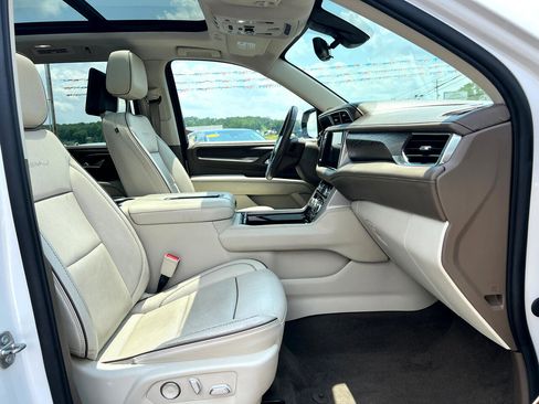 Used 2021 GMC Yukon Denali w/ Denali Premium Package image 32