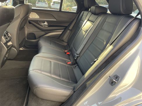 Certified 2025 Mercedes-Benz GLE 450 4MATIC image 40