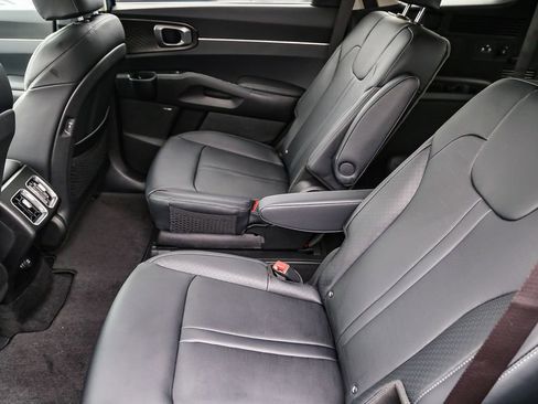 Certified 2026 Kia Sorento EX w/ EX Premium Package AWD/4WD image 30