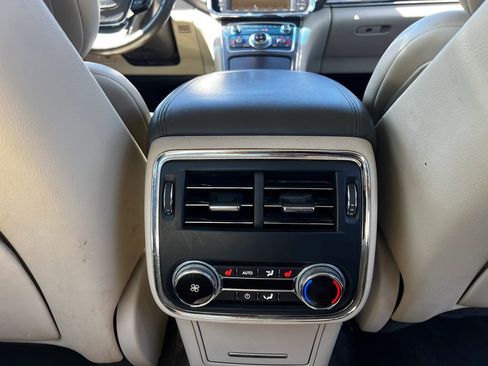 Used 2017 Lincoln Continental Reserve w/ Technology Package FWD image 16