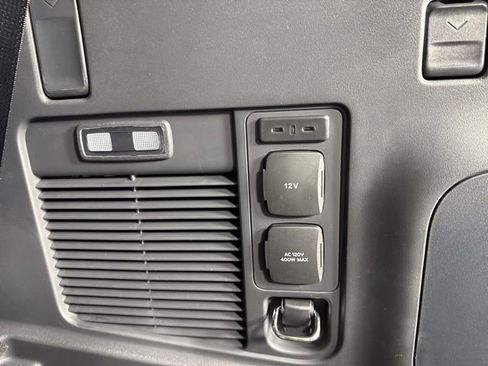 New 2025 Ford Expedition Platinum w/ Stealth Appearance Package image 27