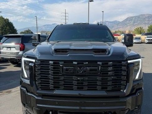 Used 2024 GMC Sierra 3500 Denali Ultimate AWD/4WD image 2