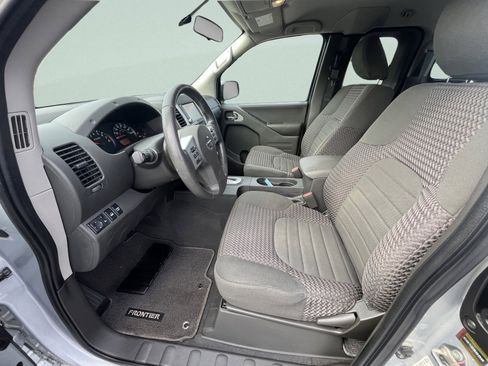 Used 2020 Nissan Frontier SV AWD/4WD image 11