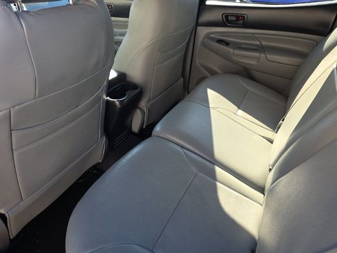 Used 2013 Toyota Tacoma 4x4 Double Cab w/ TRD Off-Road Pkg image 13