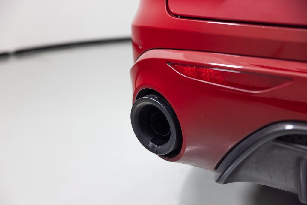 Used 2023 Alfa Romeo Stelvio Veloce AWD/4WD image 16