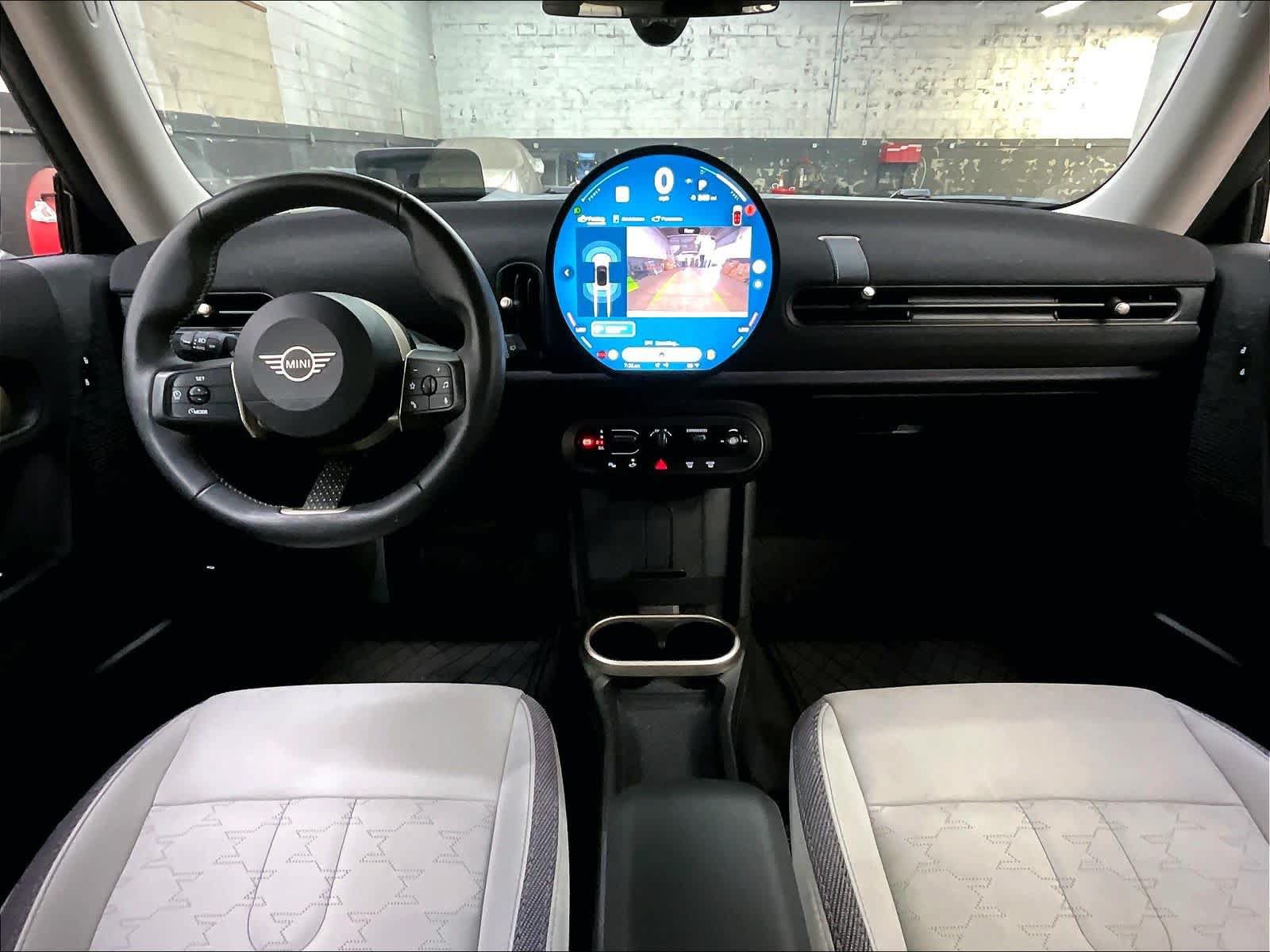 Used 2025 MINI Cooper 2-Door Hardtop FWD image 17