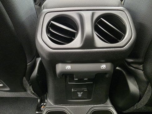 New 2025 Jeep Wrangler Unlimited Rubicon w/ Technology Group image 19