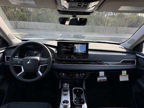 New 2026 Mitsubishi Outlander AWD image 25