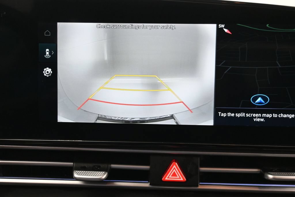 Used 2025 Hyundai Elantra Limited FWD image 14
