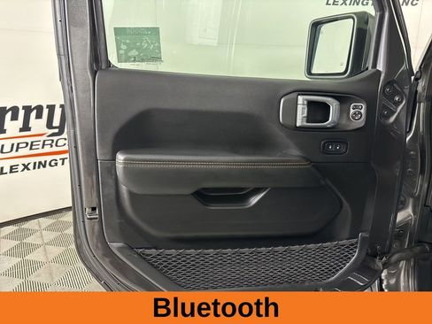 Used 2021 Jeep Gladiator Overland image 10